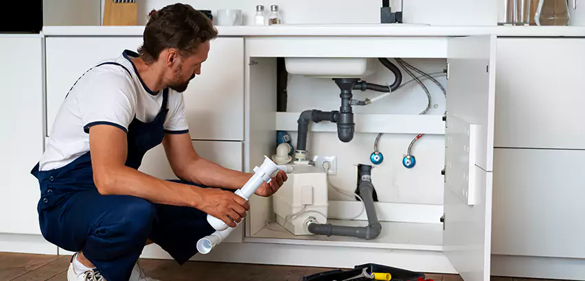 Plumbers for Frozen Pipes in West Little River